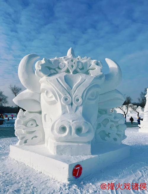冰雪之城绽放雪雕艺术风采