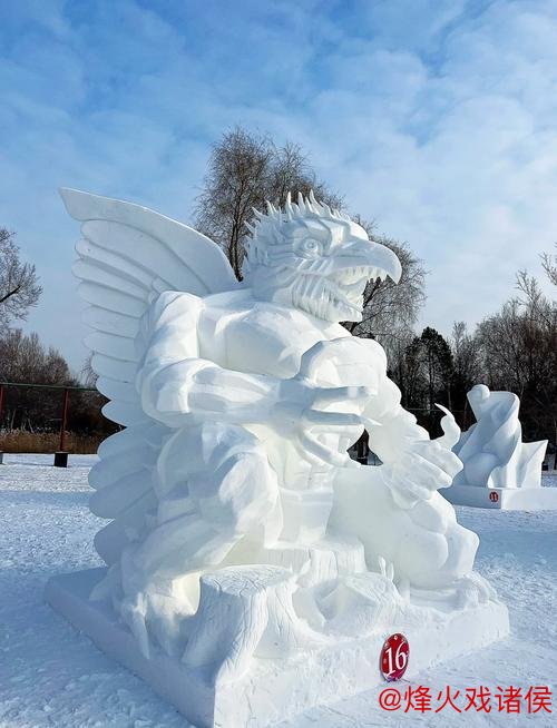 冰雪之城绽放雪雕艺术风采