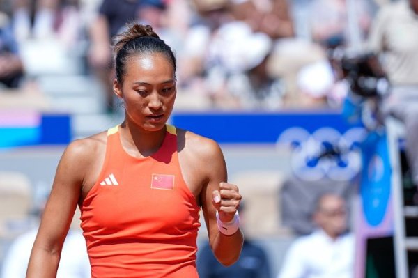 K彩娱乐 奥运网球郑钦文生涯首胜斯瓦泰克 创中国女网历史